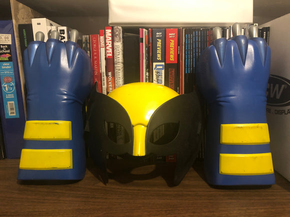 Marvel X Men Blue Yellow Wolverine Extending Electronic Claws and mask